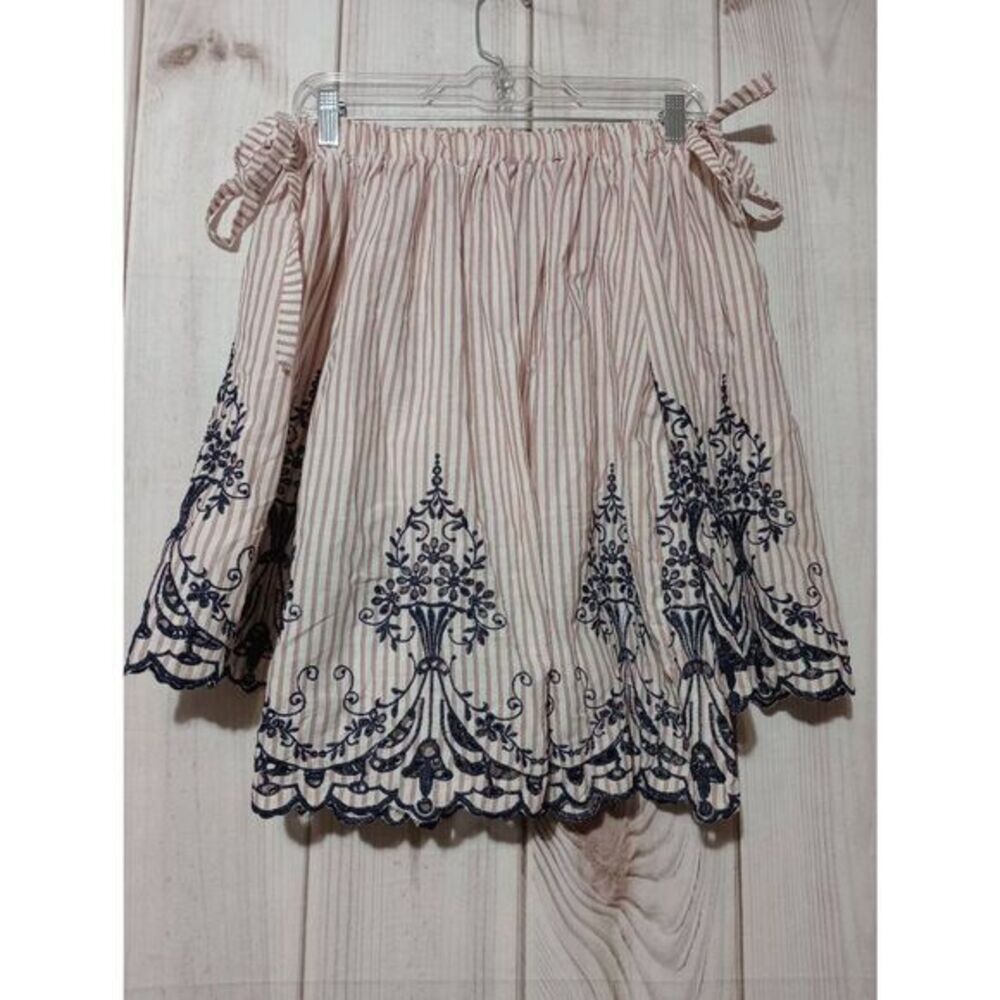Main Strip Shirt Ladies Small Tan Blue Embroidered Bell Sleeve Off the Shoulder‎
